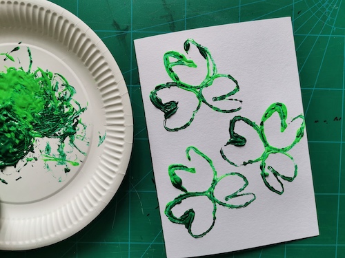 How To Make Shamrock Print Cards For St. Patrick’s Day paint